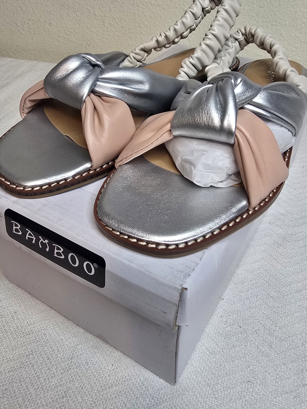 Bamboo Women's Bow Sandals - Size 9